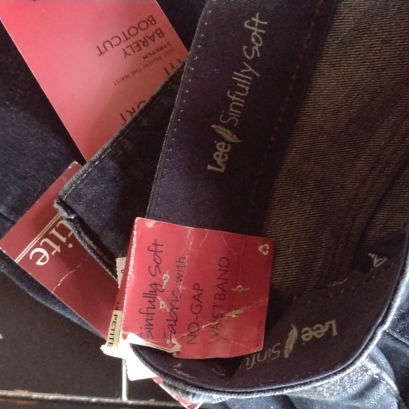 Lee Sinfully Soft Comfort Fit Just Below Waist Stretch Barely Bootcut Jeans- 14P - Picture 8 of 8